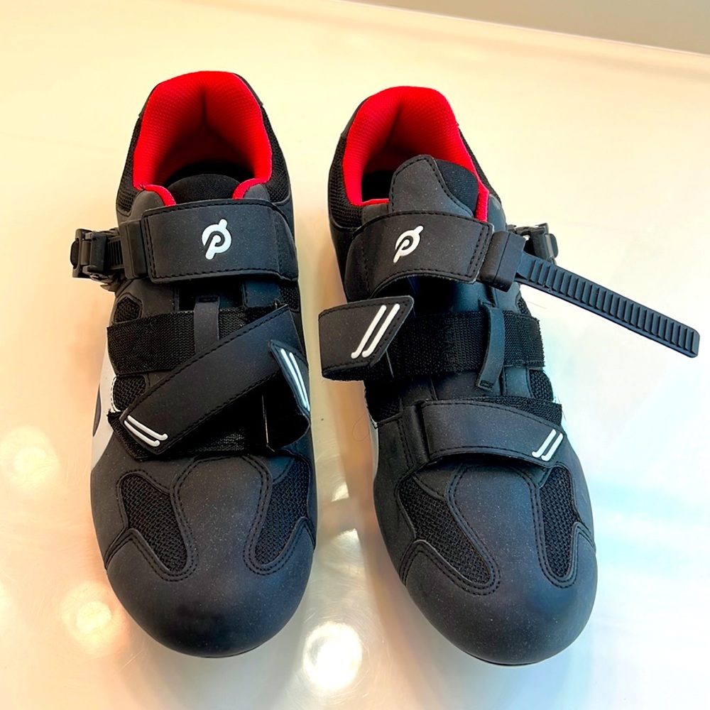 Peloton Cycle Shoes like new